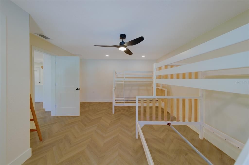 For Sale: $799,999 (3 beds, 2 baths, 1762 Square Feet)