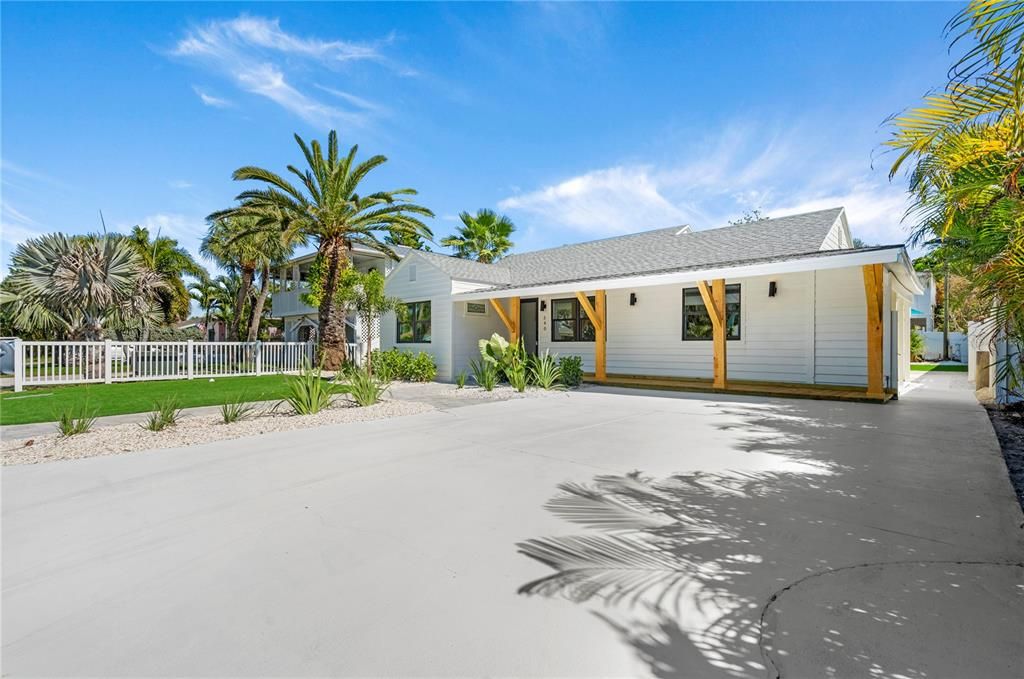 For Sale: $799,999 (3 beds, 2 baths, 1762 Square Feet)