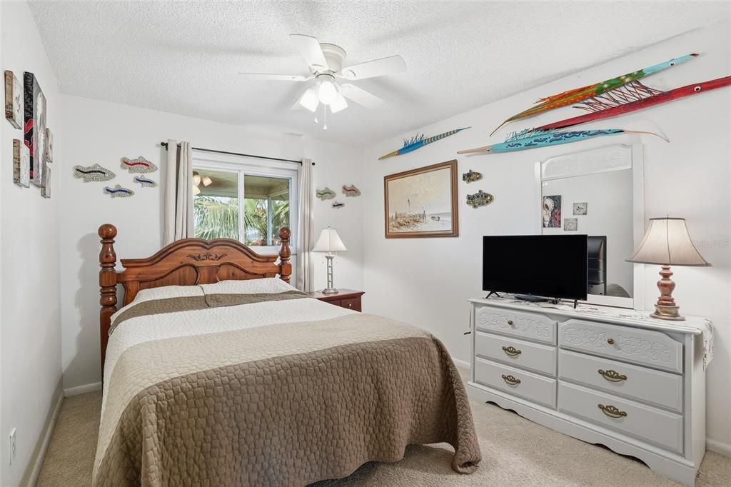 合同活跃: $262,000 (3 贝兹, 2 浴室, 1440 平方英尺)