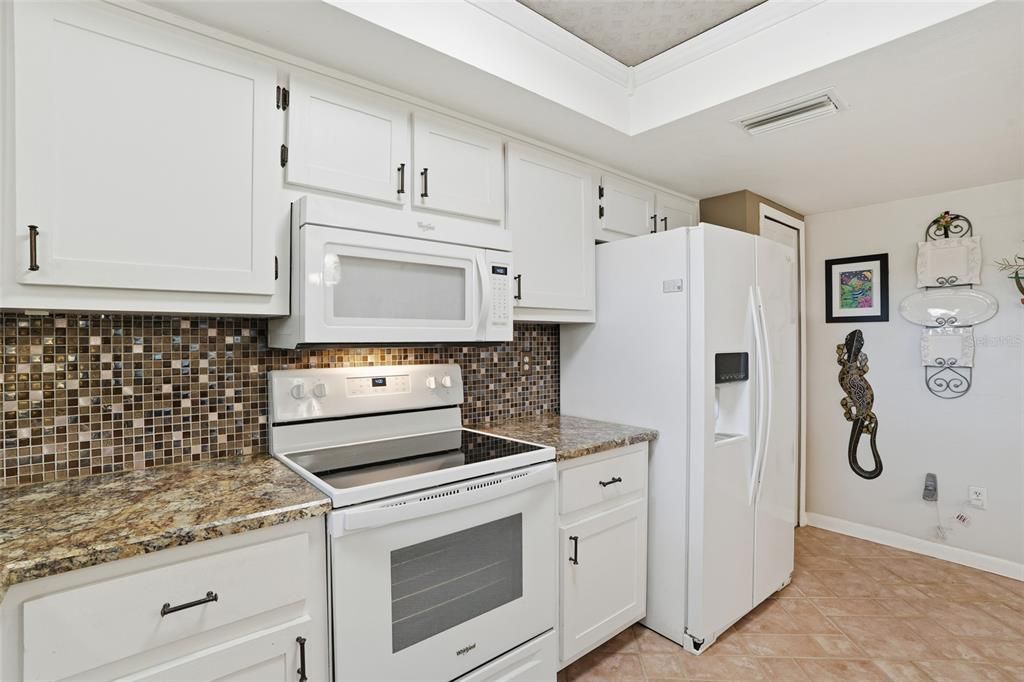 合同活跃: $262,000 (3 贝兹, 2 浴室, 1440 平方英尺)