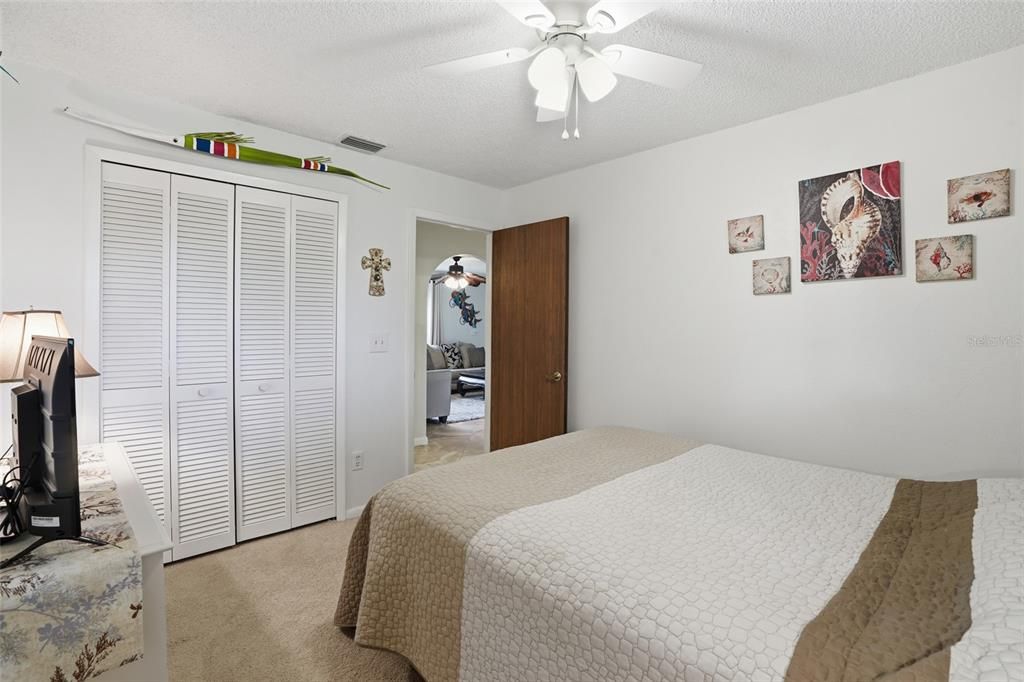 合同活跃: $262,000 (3 贝兹, 2 浴室, 1440 平方英尺)