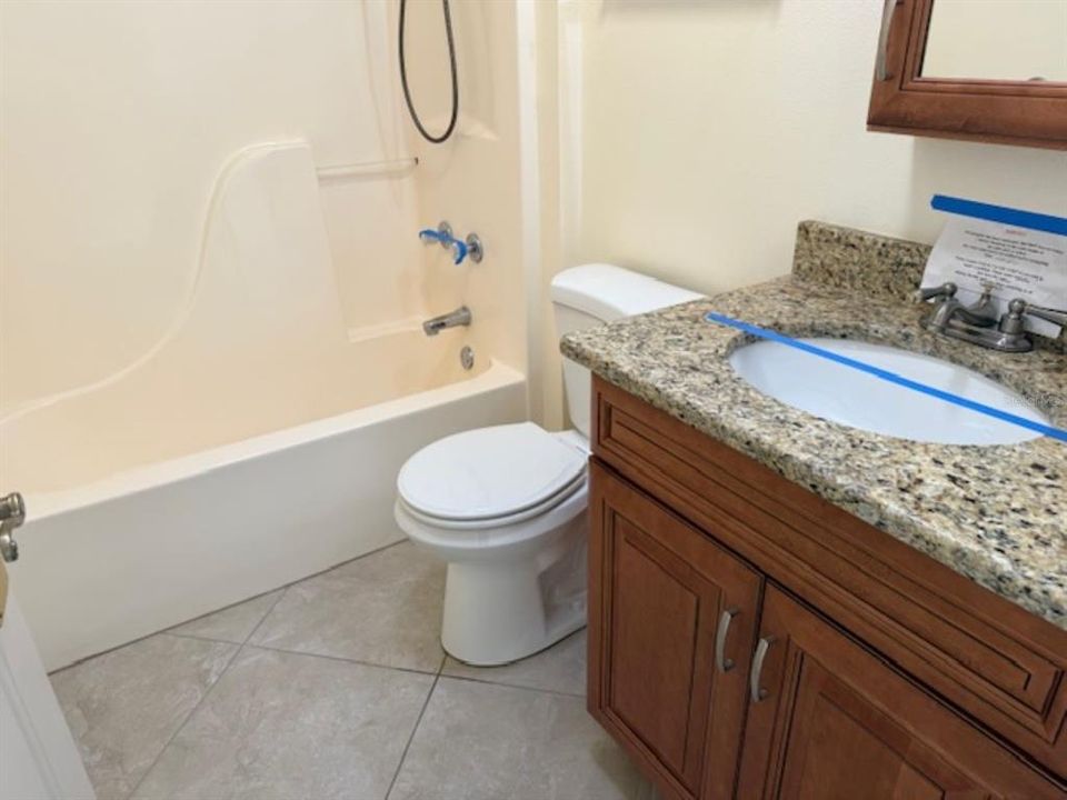 Activo con contrato: $261,000 (3 camas, 2 baños, 1437 Pies cuadrados)