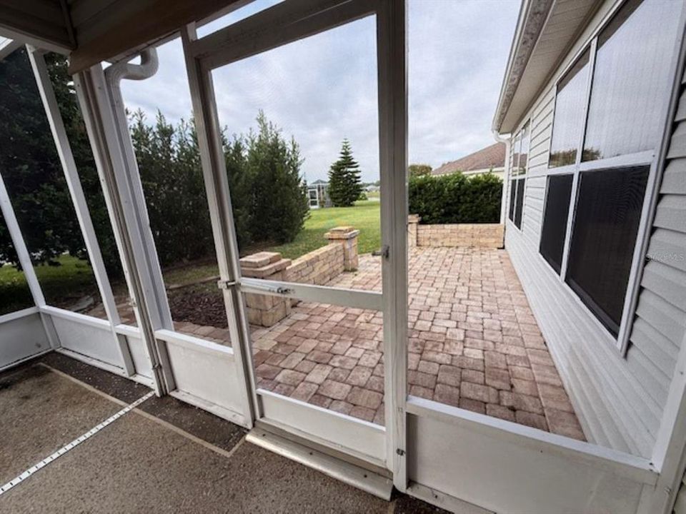 Activo con contrato: $261,000 (3 camas, 2 baños, 1437 Pies cuadrados)