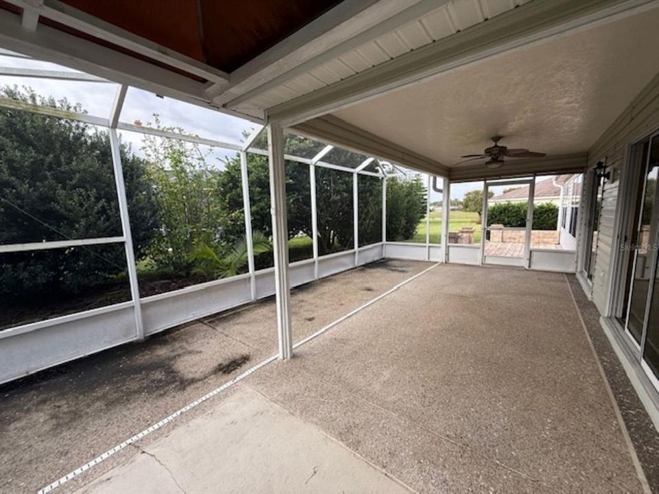 Activo con contrato: $261,000 (3 camas, 2 baños, 1437 Pies cuadrados)