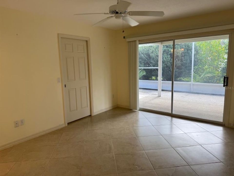 Activo con contrato: $261,000 (3 camas, 2 baños, 1437 Pies cuadrados)