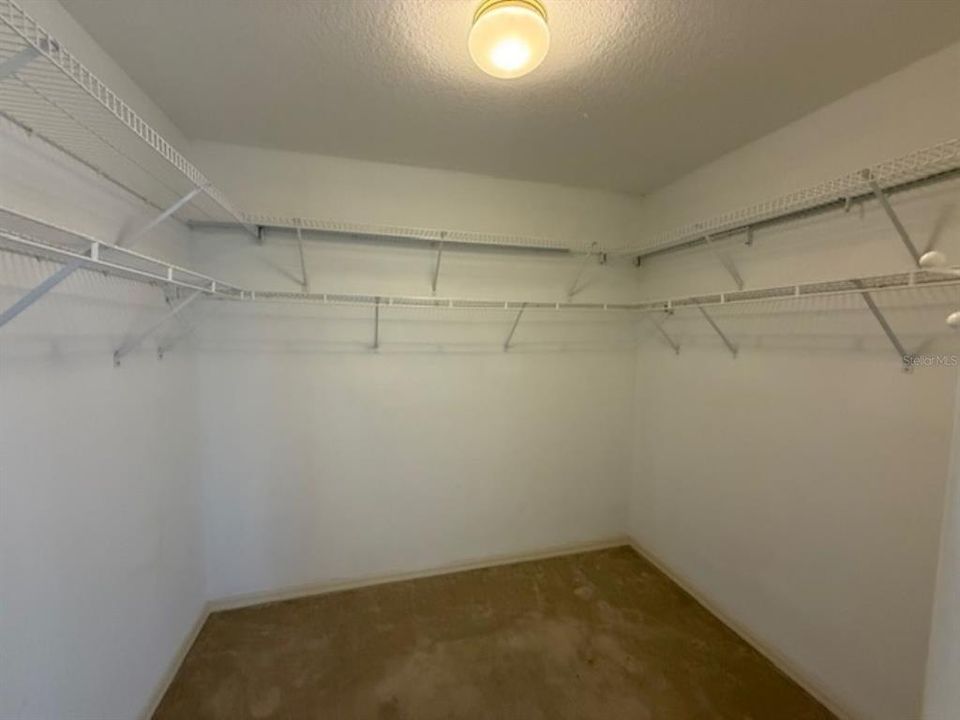 Activo con contrato: $261,000 (3 camas, 2 baños, 1437 Pies cuadrados)