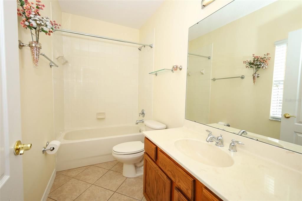 En Venta: $394,000 (3 camas, 3 baños, 1854 Pies cuadrados)