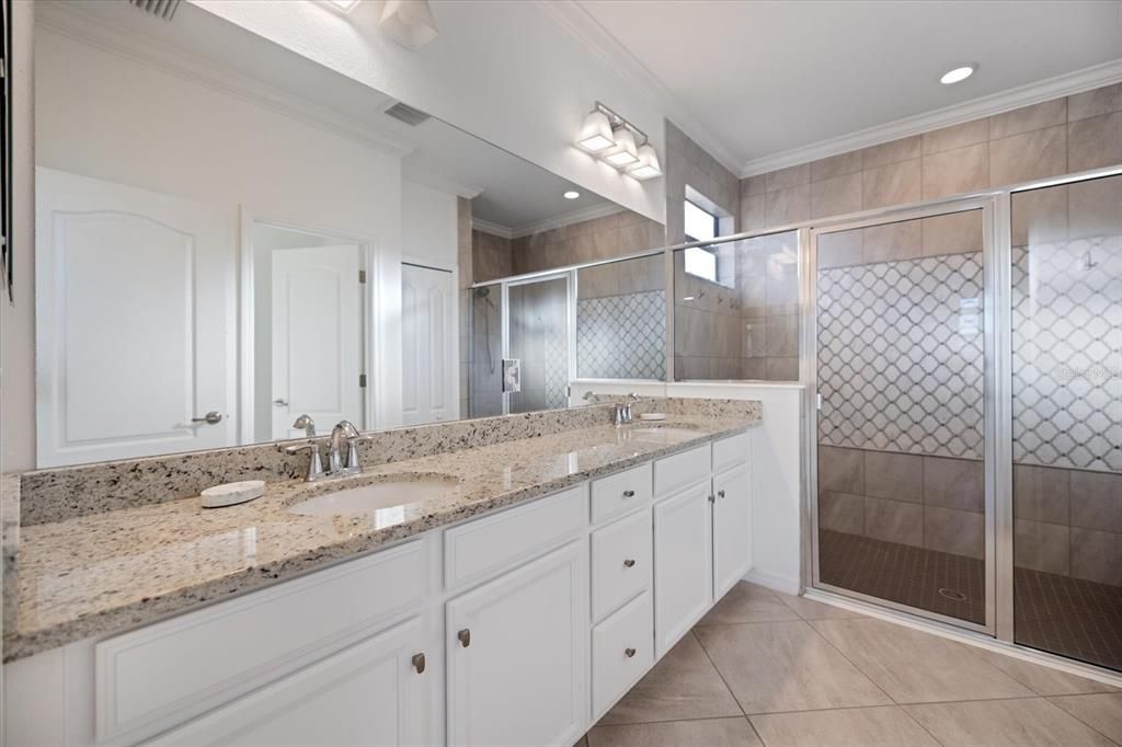 For Sale: $549,900 (3 beds, 3 baths, 1849 Square Feet)