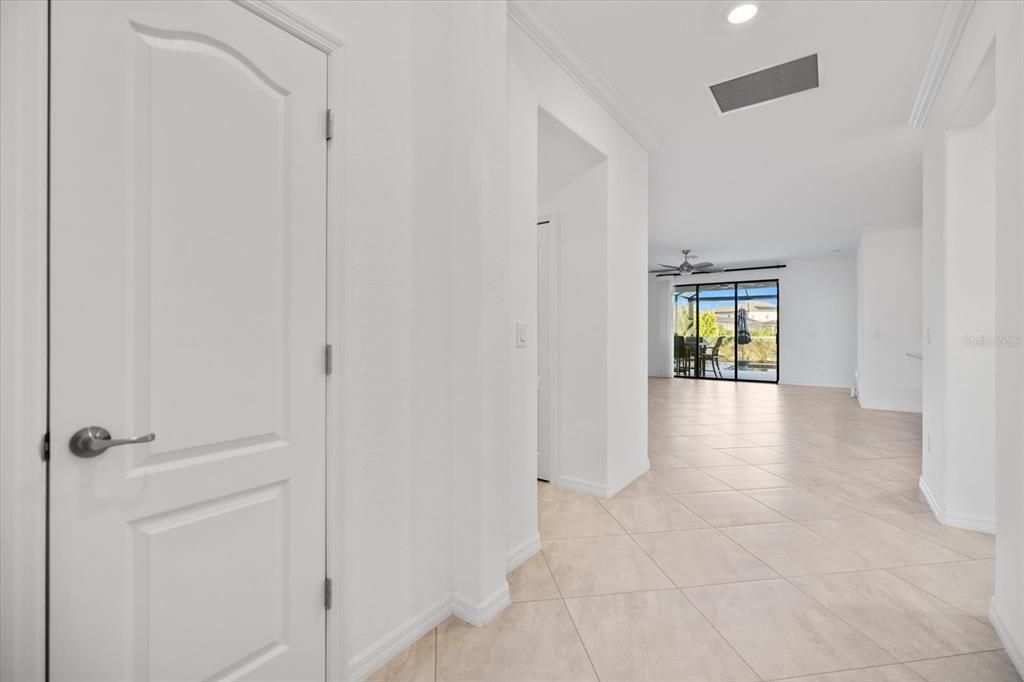 For Sale: $549,900 (3 beds, 3 baths, 1849 Square Feet)