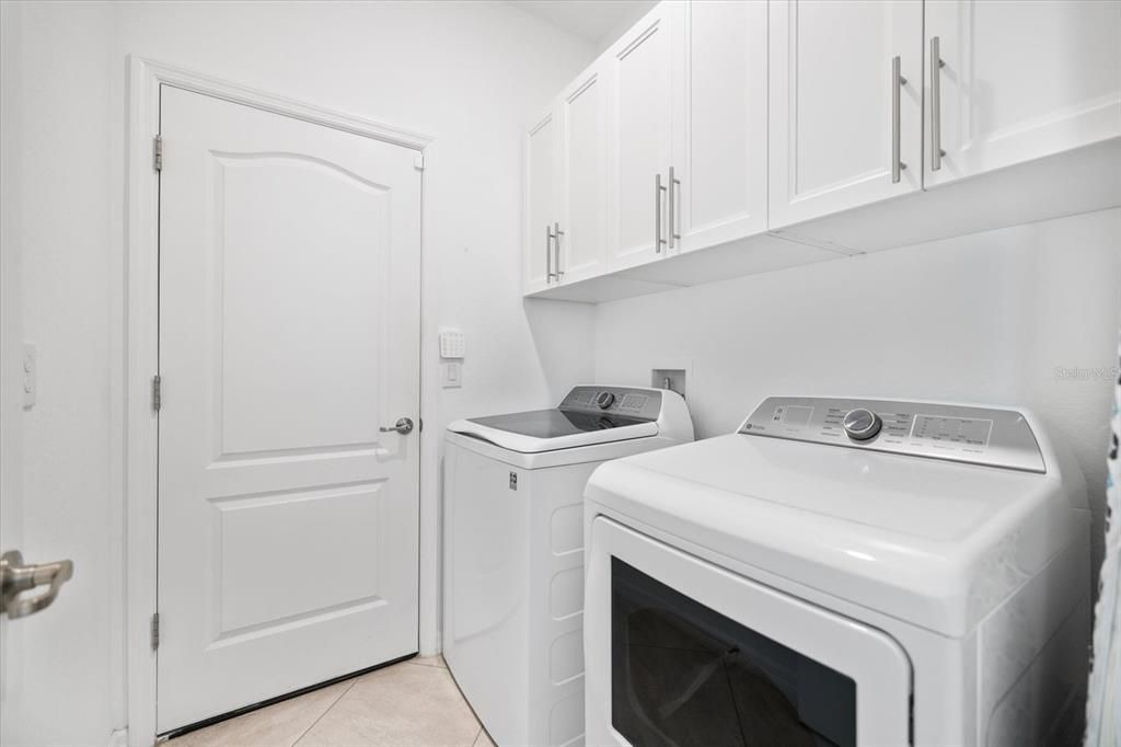 For Sale: $549,900 (3 beds, 3 baths, 1849 Square Feet)