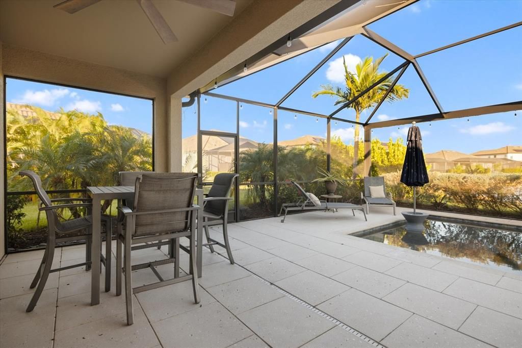 For Sale: $549,900 (3 beds, 3 baths, 1849 Square Feet)