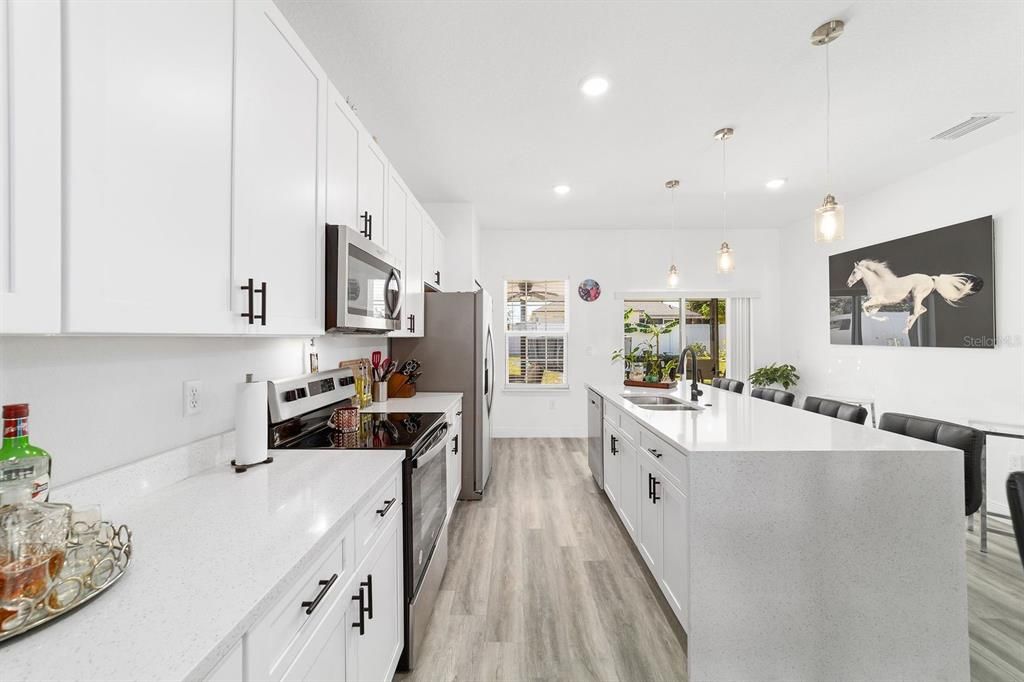 На продажу: $379,000 (4 спален, 2 ванн, 1622 Квадратных фут)