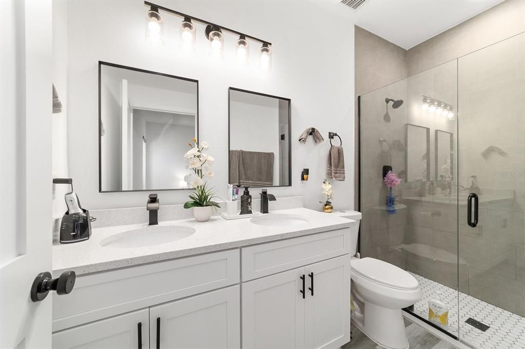 На продажу: $379,000 (4 спален, 2 ванн, 1622 Квадратных фут)