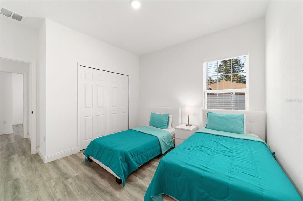 На продажу: $379,000 (4 спален, 2 ванн, 1622 Квадратных фут)