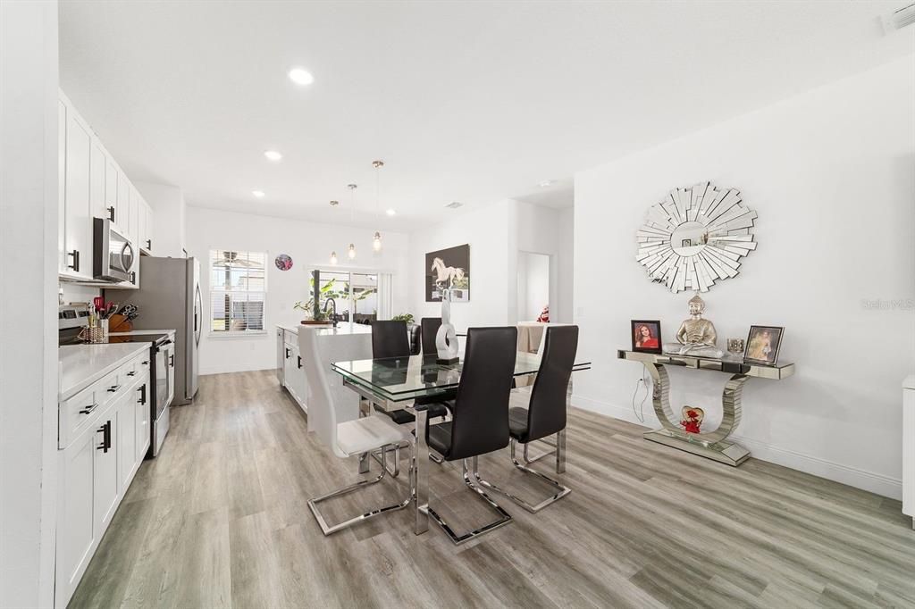 На продажу: $379,000 (4 спален, 2 ванн, 1622 Квадратных фут)