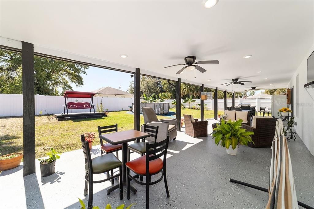 На продажу: $379,000 (4 спален, 2 ванн, 1622 Квадратных фут)