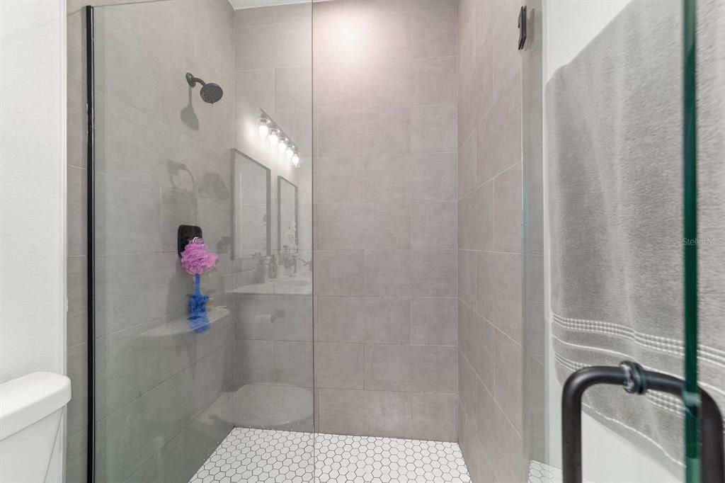 На продажу: $379,000 (4 спален, 2 ванн, 1622 Квадратных фут)