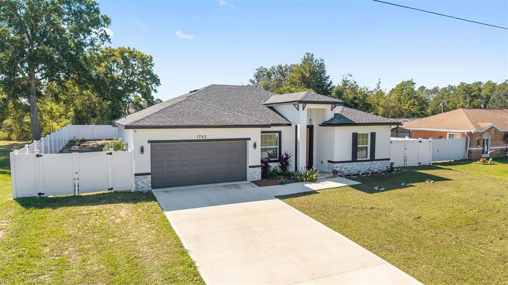 На продажу: $379,000 (4 спален, 2 ванн, 1622 Квадратных фут)