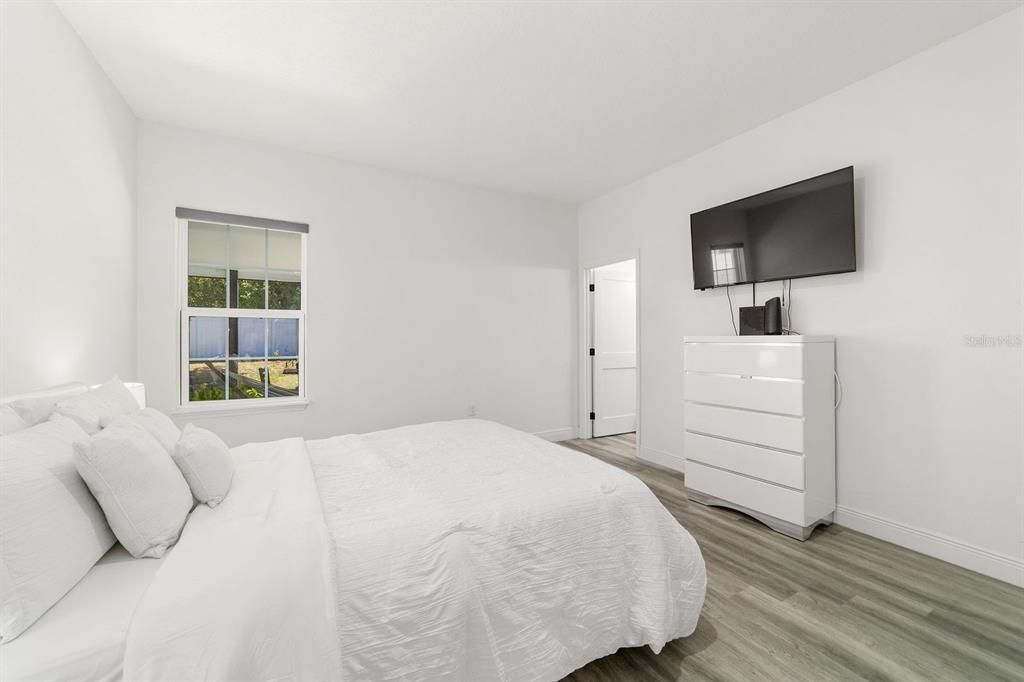 На продажу: $379,000 (4 спален, 2 ванн, 1622 Квадратных фут)