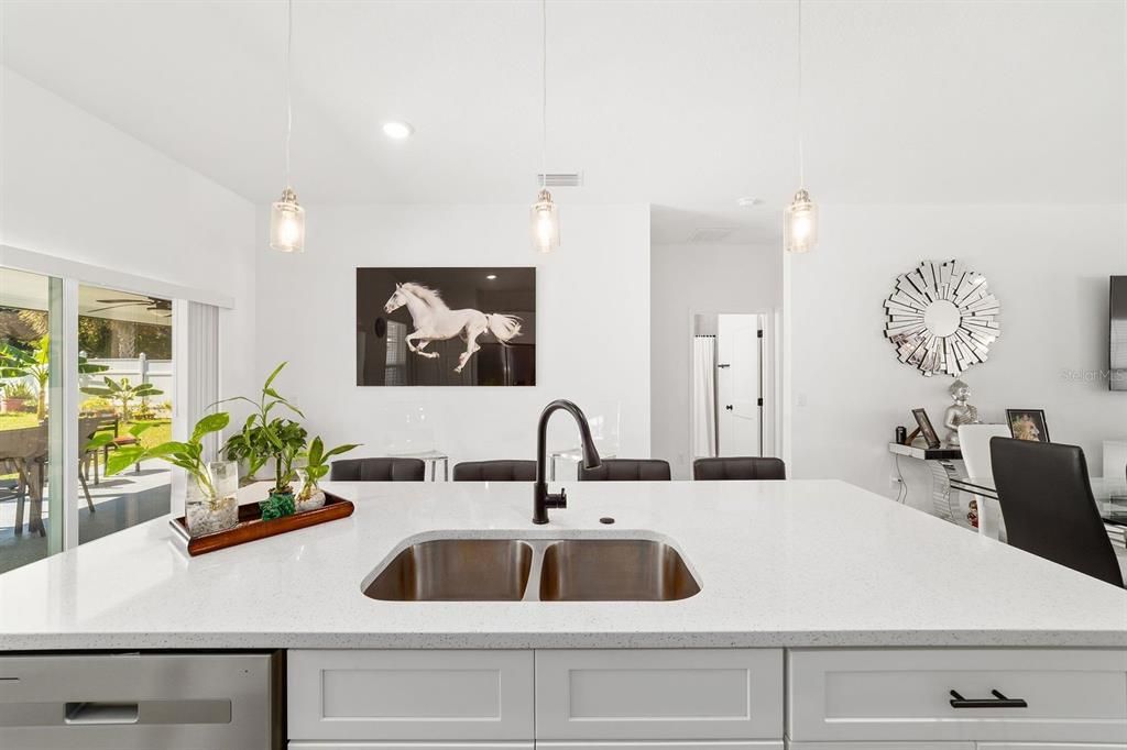 На продажу: $379,000 (4 спален, 2 ванн, 1622 Квадратных фут)