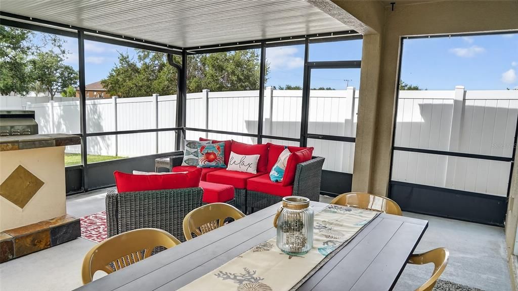 For Sale: $360,000 (5 beds, 3 baths, 2255 Square Feet)