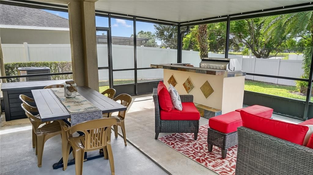 For Sale: $360,000 (5 beds, 3 baths, 2255 Square Feet)