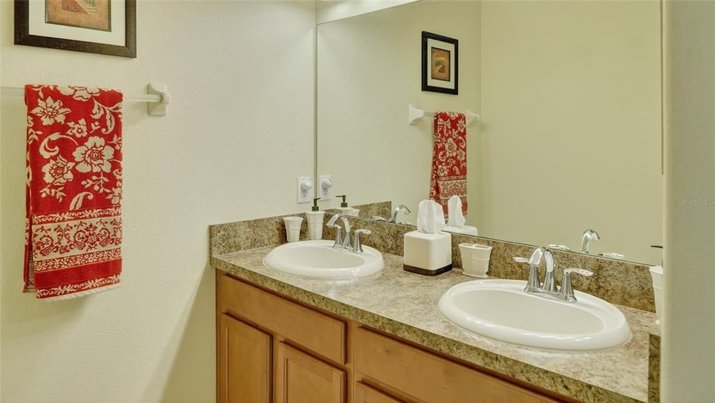 For Sale: $360,000 (5 beds, 3 baths, 2255 Square Feet)