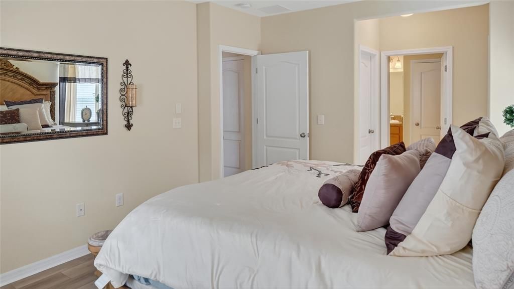 For Sale: $360,000 (5 beds, 3 baths, 2255 Square Feet)