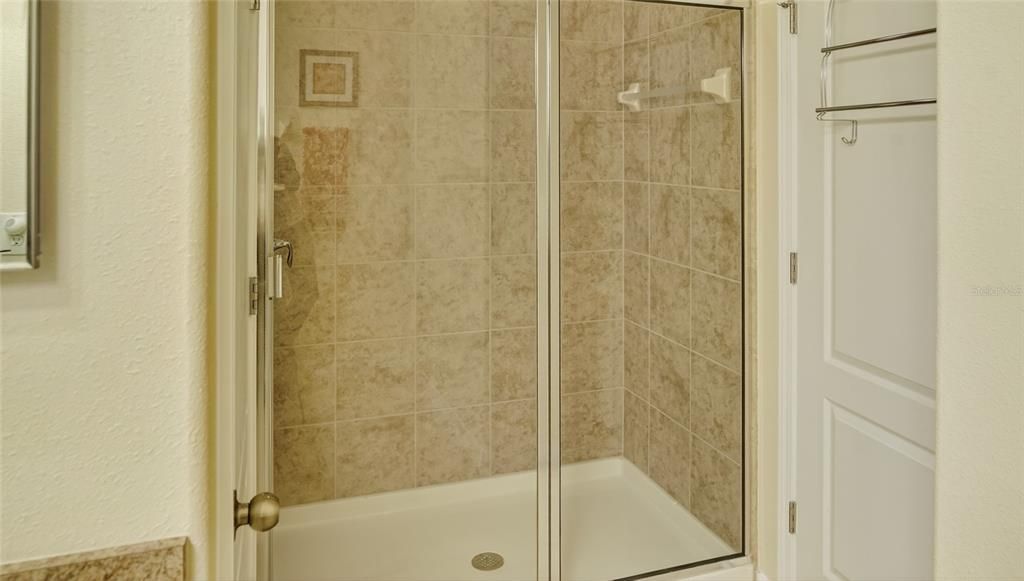 For Sale: $360,000 (5 beds, 3 baths, 2255 Square Feet)