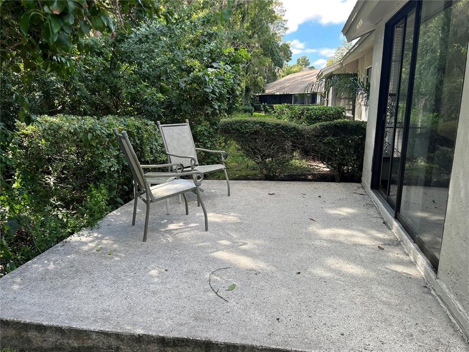 For Sale: $210,000 (2 beds, 1 baths, 1023 Square Feet)