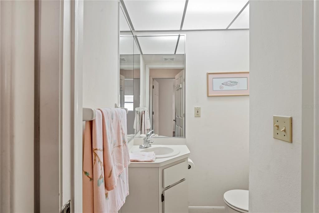 For Sale: $210,000 (2 beds, 1 baths, 1023 Square Feet)