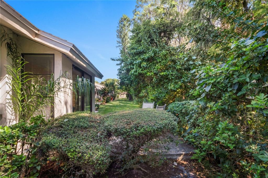 For Sale: $210,000 (2 beds, 1 baths, 1023 Square Feet)