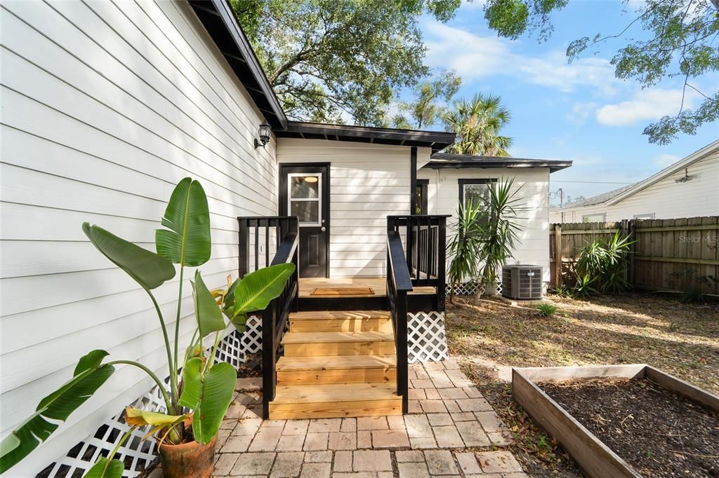 На продажу: $365,000 (3 спален, 2 ванн, 1091 Квадратных фут)