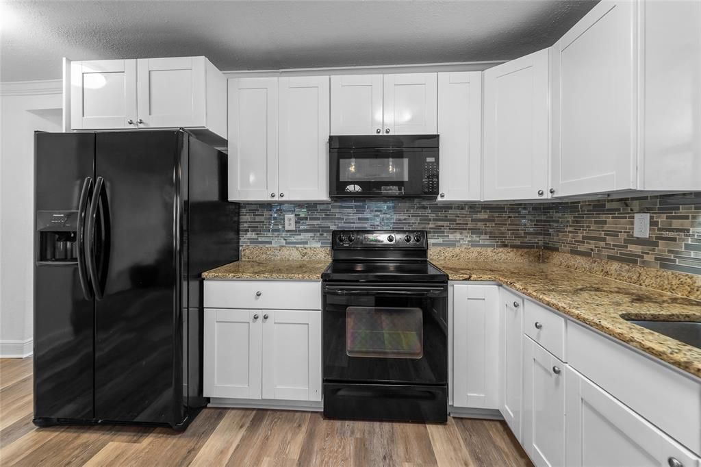 На продажу: $365,000 (3 спален, 2 ванн, 1091 Квадратных фут)