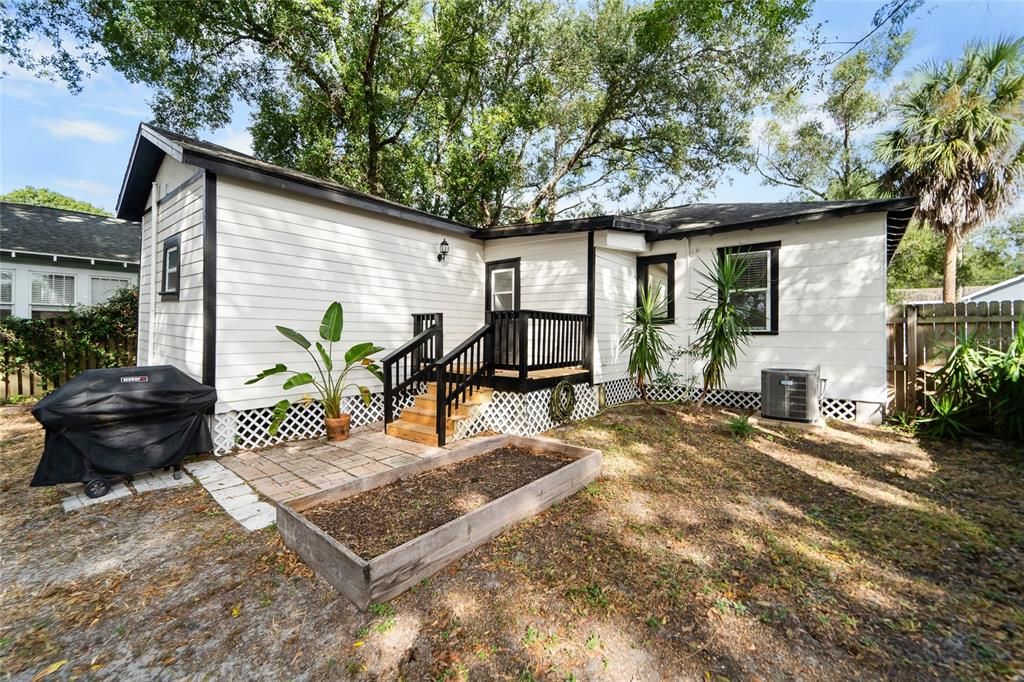 На продажу: $365,000 (3 спален, 2 ванн, 1091 Квадратных фут)