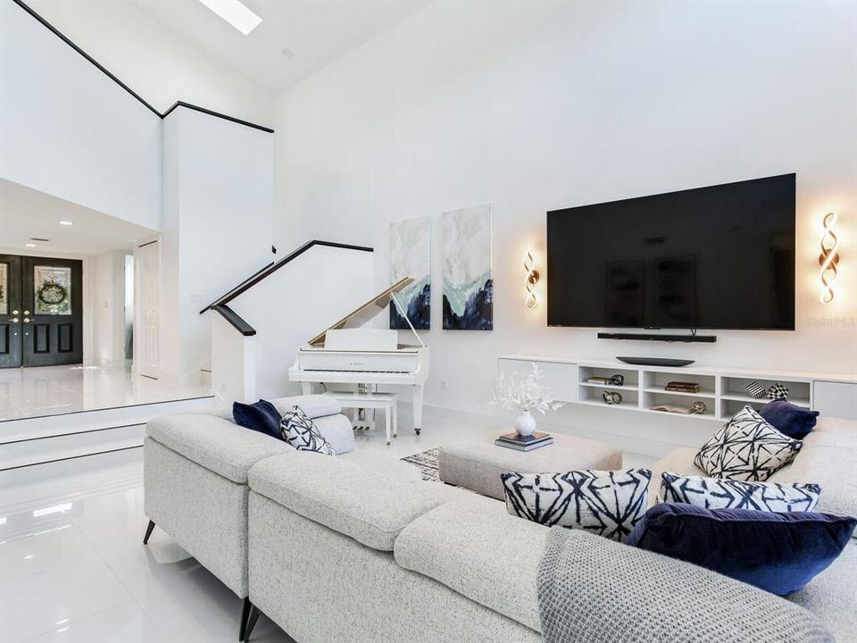 En Venta: $799,000 (3 camas, 3 baños, 2739 Pies cuadrados)