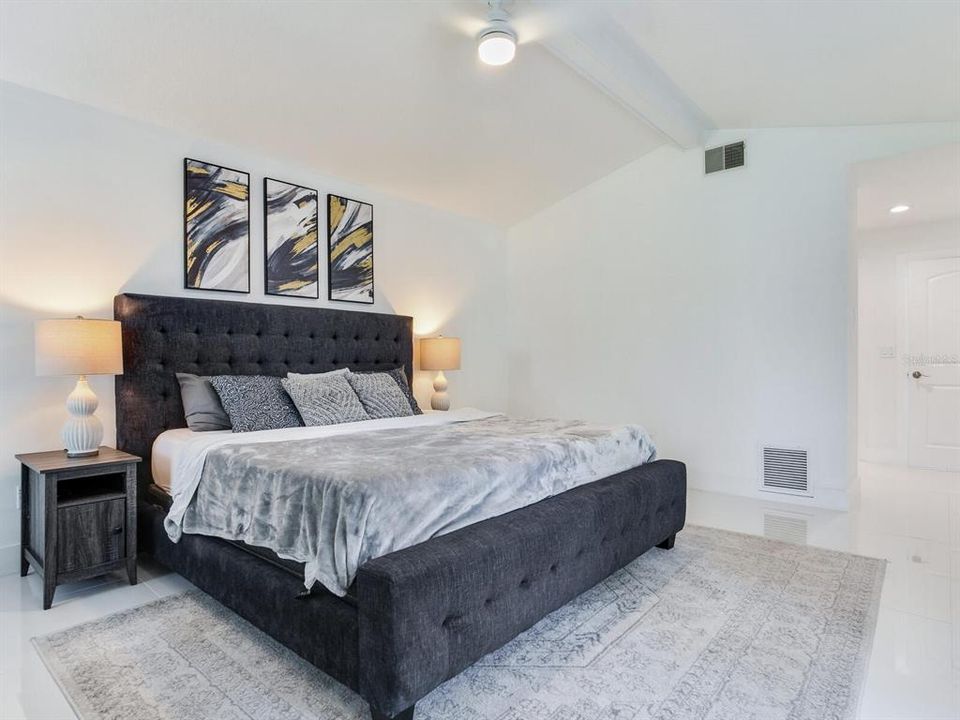 En Venta: $799,000 (3 camas, 3 baños, 2739 Pies cuadrados)