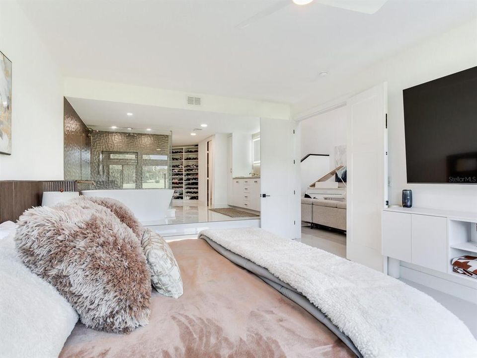 En Venta: $799,000 (3 camas, 3 baños, 2739 Pies cuadrados)