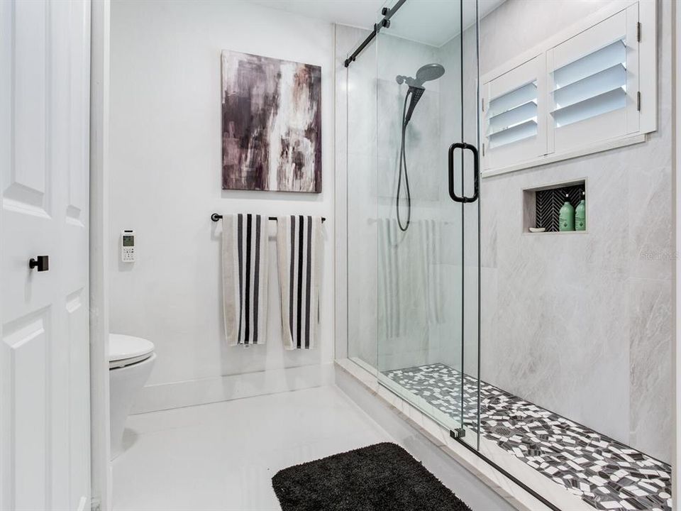 En Venta: $799,000 (3 camas, 3 baños, 2739 Pies cuadrados)