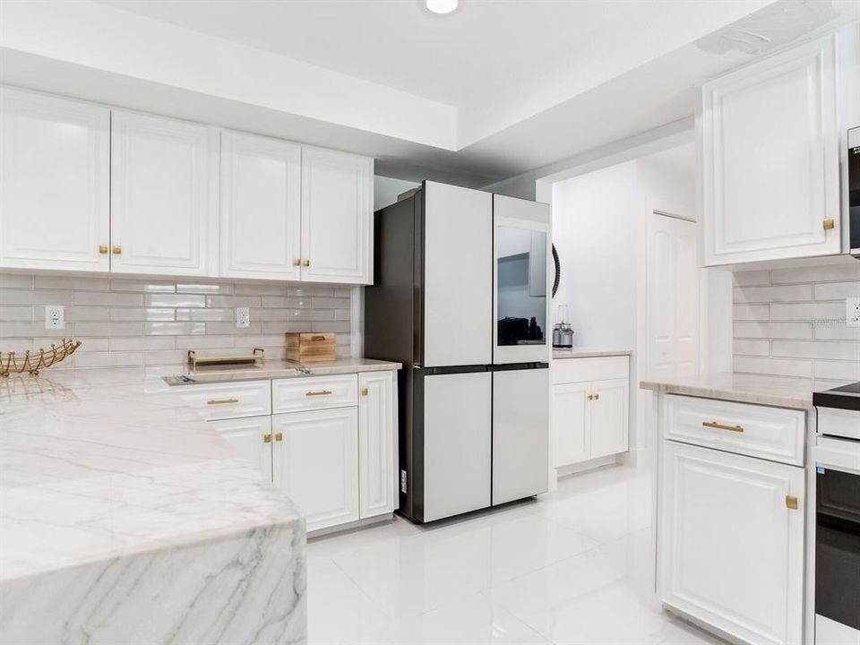 En Venta: $799,000 (3 camas, 3 baños, 2739 Pies cuadrados)