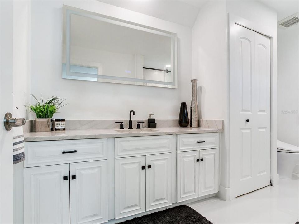 En Venta: $799,000 (3 camas, 3 baños, 2739 Pies cuadrados)