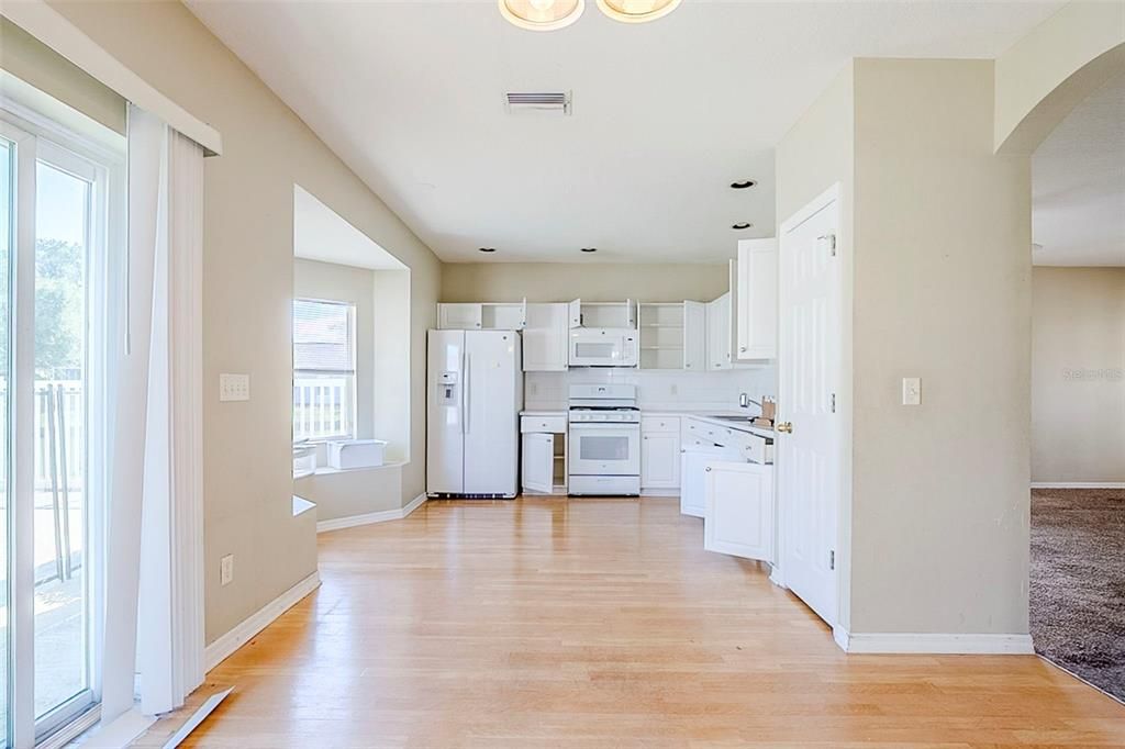Active With Contract: $339,900 (4 beds, 2 baths, 2192 Square Feet)
