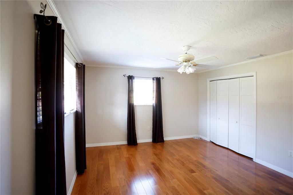 En Venta: $650,000 (4 camas, 3 baños, 3181 Pies cuadrados)