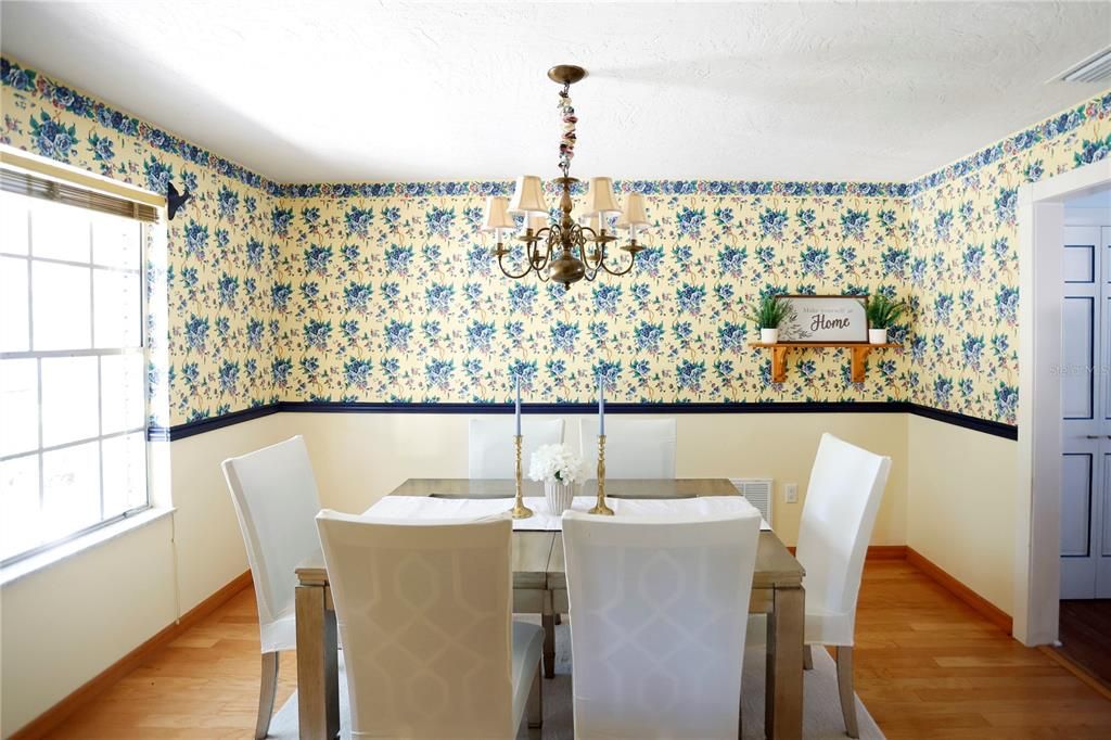 En Venta: $650,000 (4 camas, 3 baños, 3181 Pies cuadrados)