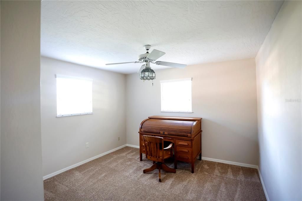 En Venta: $650,000 (4 camas, 3 baños, 3181 Pies cuadrados)