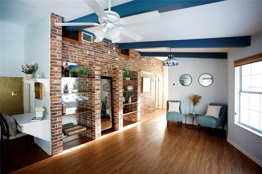 En Venta: $650,000 (4 camas, 3 baños, 3181 Pies cuadrados)