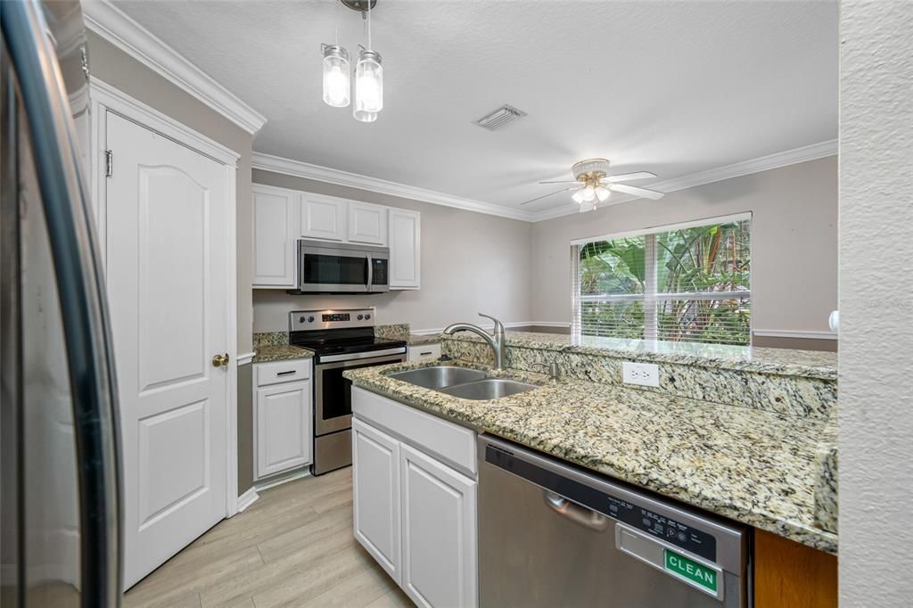 Active With Contract: $335,000 (4 beds, 2 baths, 1463 Square Feet)