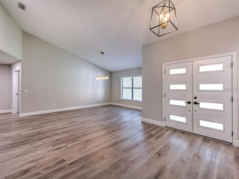 For Rent: $7,500 (5 beds, 3 baths, 4003 Square Feet)