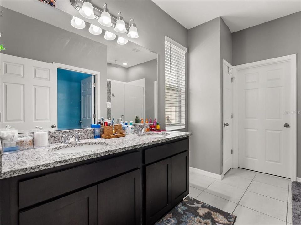 На продажу: $399,000 (4 спален, 2 ванн, 2296 Квадратных фут)