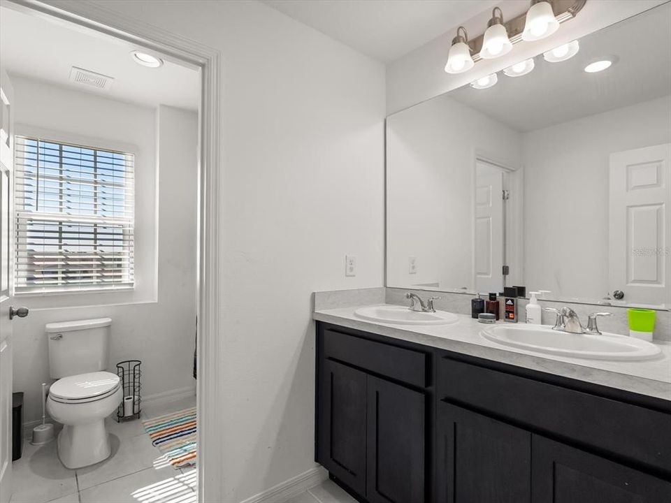 На продажу: $399,000 (4 спален, 2 ванн, 2296 Квадратных фут)